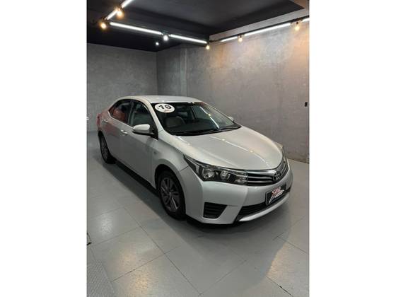 TOYOTA COROLLA 1.8 GLI 16V FLEX 4P AUTOMÁTICO TOYOTA COROLLA 1.8 GLI 16V FLEX 4P AUTOMÁTICO